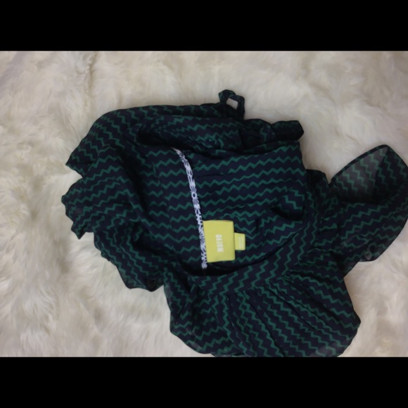 Maeve Anthropologie sheer blouse size medium - Picture 6 of 8